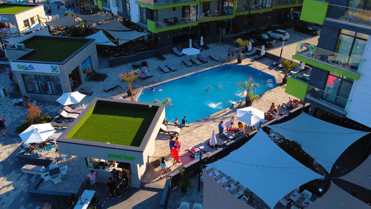 Blue Lagoon Aparthotel Pool & Spa Mamaia Nord นาโวดาริ ภายนอก รูปภาพ