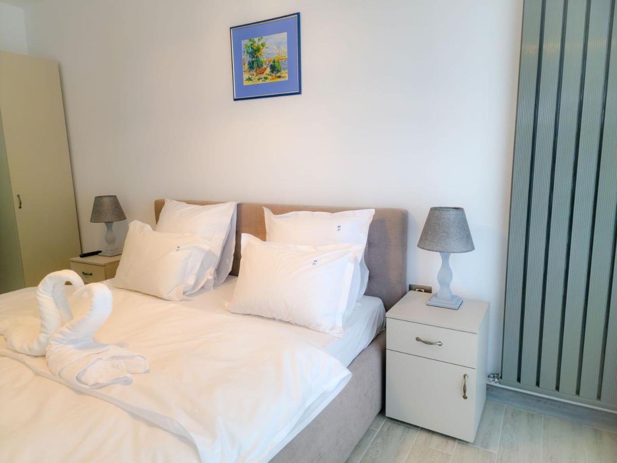 Blue Lagoon Aparthotel Pool & Spa Mamaia Nord นาโวดาริ ภายนอก รูปภาพ